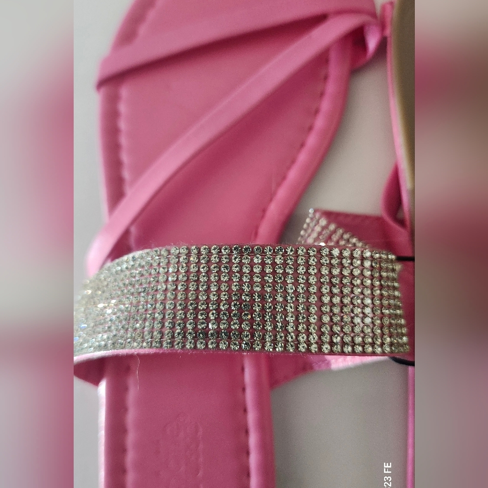 Sandals - Picture 2 of 3